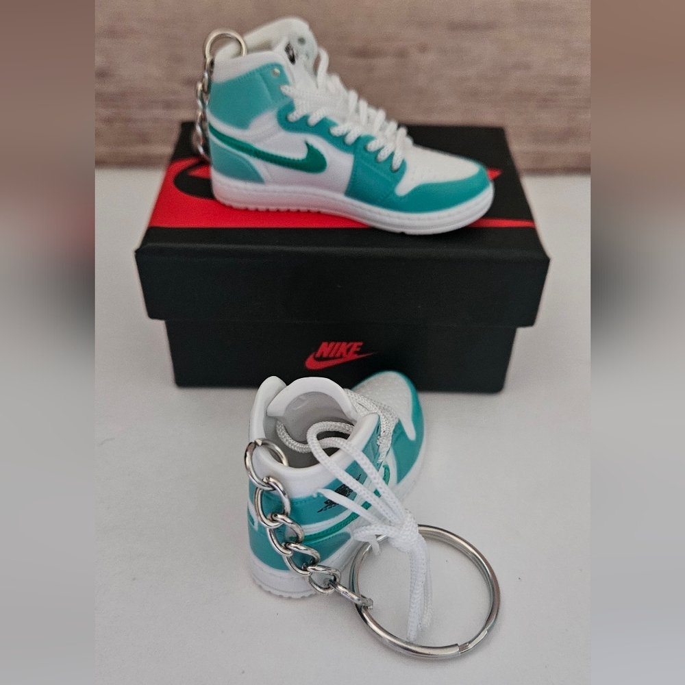Nike Turquoise And White High-Top Sneakers Keychain Set of Two NIB - Picture 7 of 12